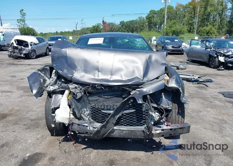 2016 Chrysler 300 из США, поврежденный, VIN 2C3CCABG1GH243377